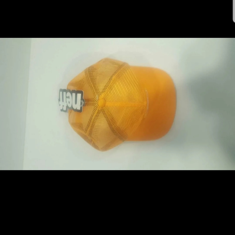 Snap back - Picture 3 of 4